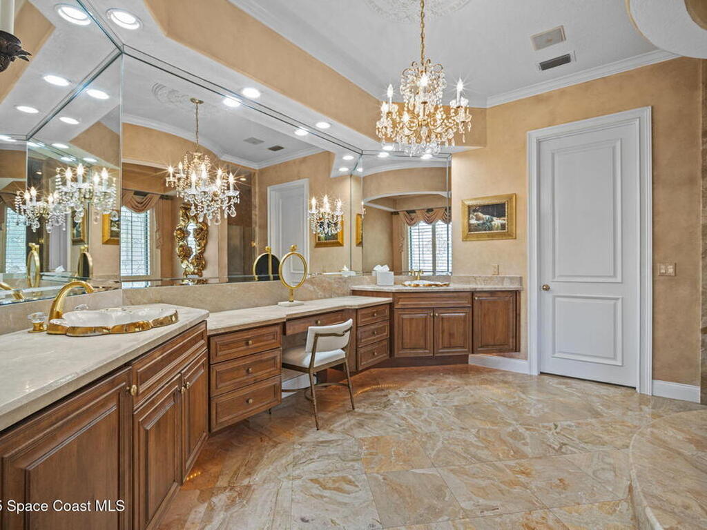 142 Lansing Island Drive, Indian Harbour Beach, FL 32937