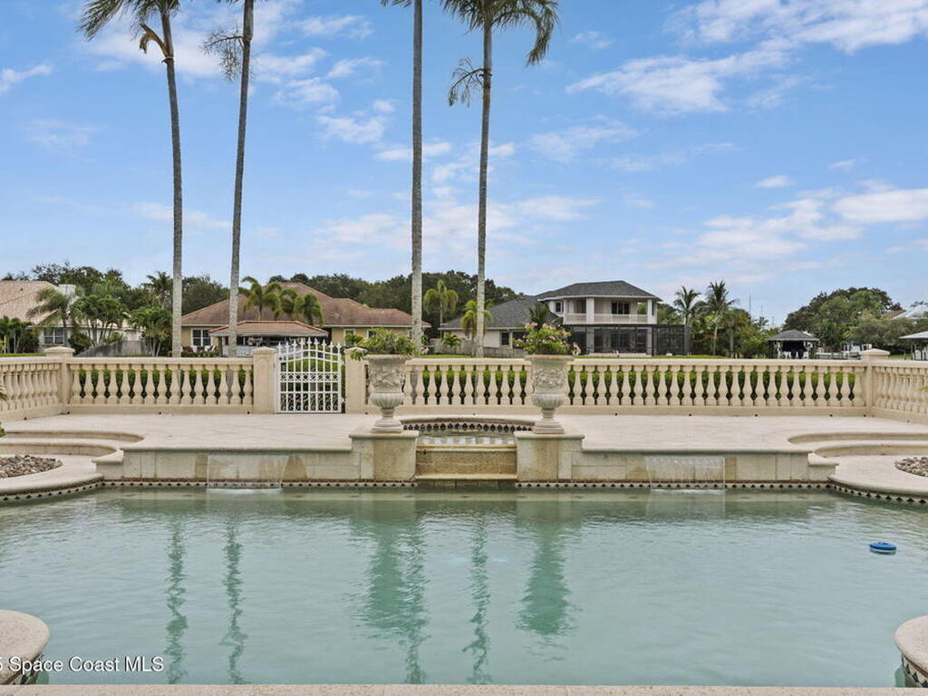 142 Lansing Island Drive, Indian Harbour Beach, FL 32937