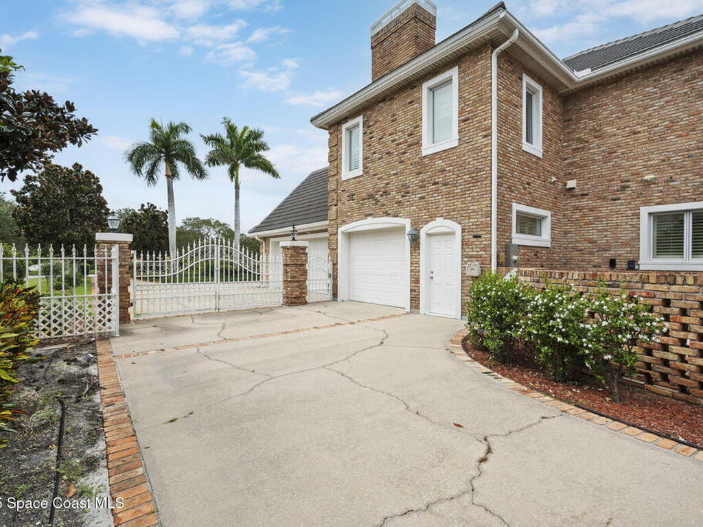 142 Lansing Island Drive, Indian Harbour Beach, FL 32937