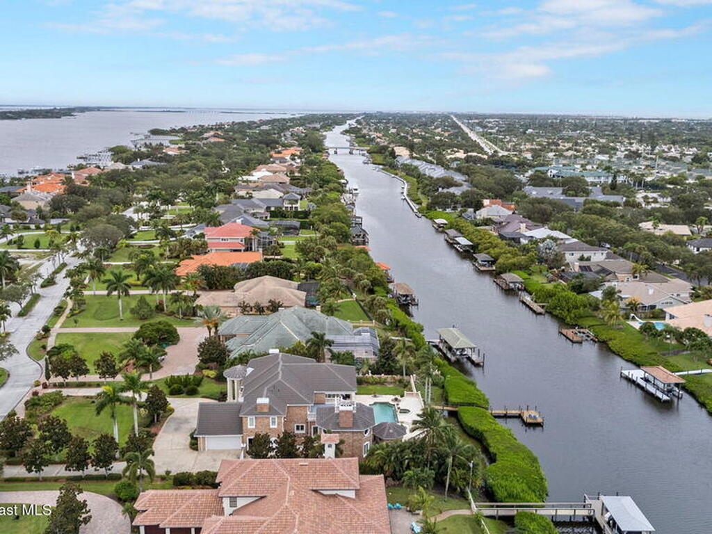 142 Lansing Island Drive, Indian Harbour Beach, FL 32937