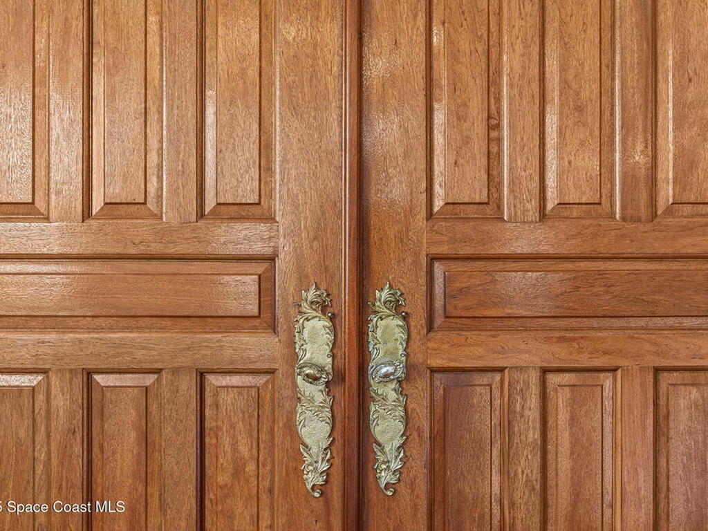 142 Lansing Island Drive, Indian Harbour Beach, FL 32937