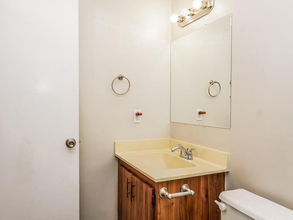 6576 4th Lane, Vero Beach, FL 32968