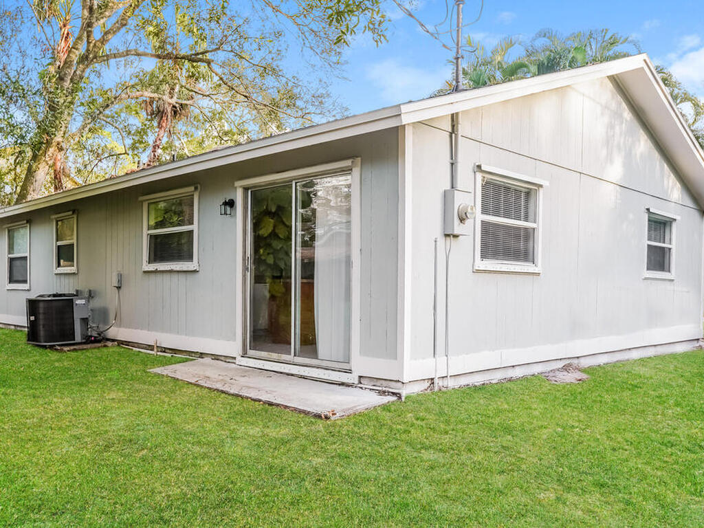 6576 4th Lane, Vero Beach, FL 32968