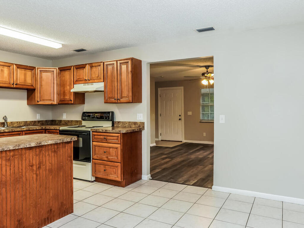 6576 4th Lane, Vero Beach, FL 32968