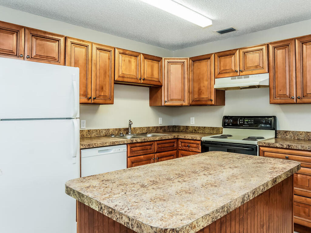 6576 4th Lane, Vero Beach, FL 32968