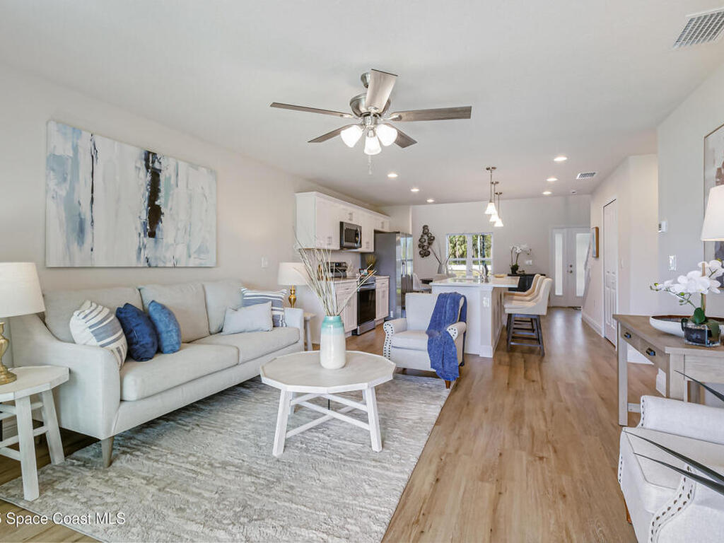 187 Hidden Woods Place, Melbourne, FL 32901