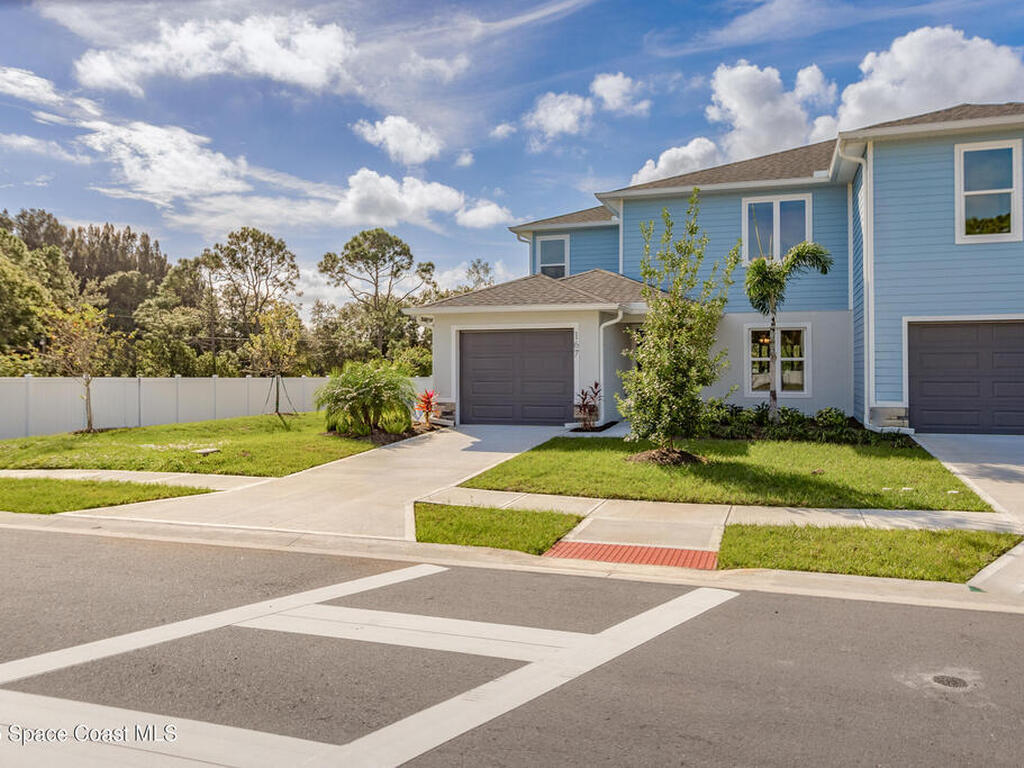 167 Hidden Woods Place, Melbourne, FL 32901