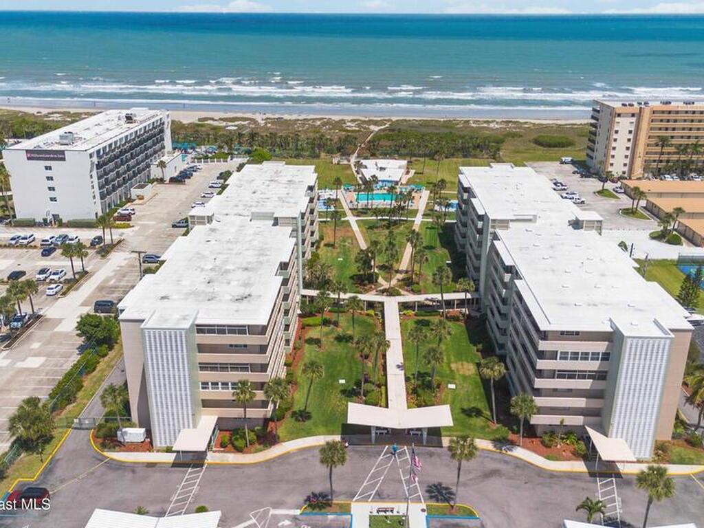 2020 N Atlantic Avenue, Cocoa Beach, FL 32931