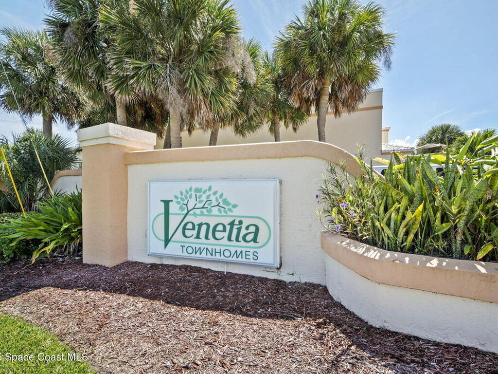 2287 Venetia Place, Indialantic, FL 32903