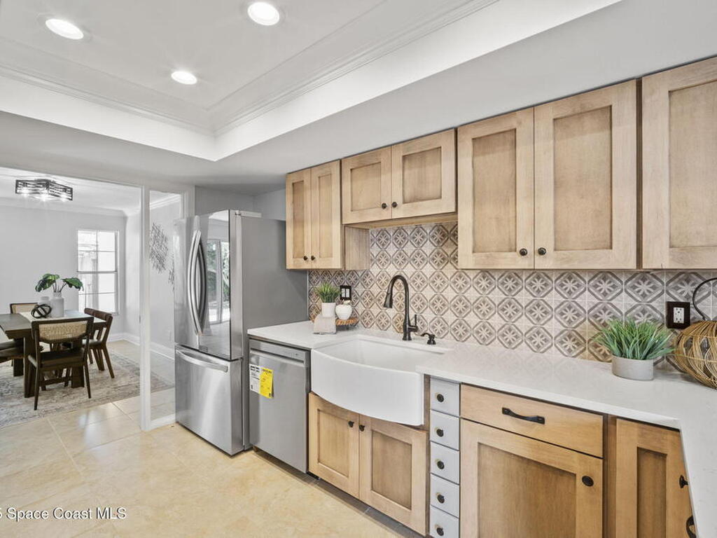 2287 Venetia Place, Indialantic, FL 32903