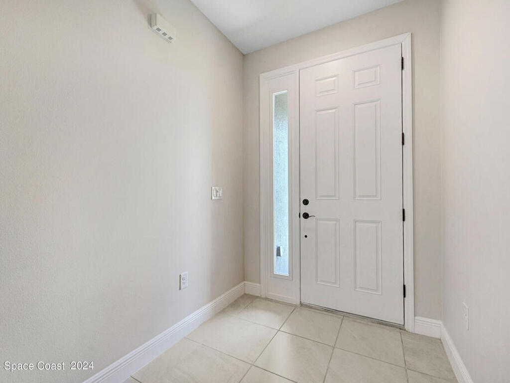 8483 Loren Cove Drive, Melbourne, FL 32940