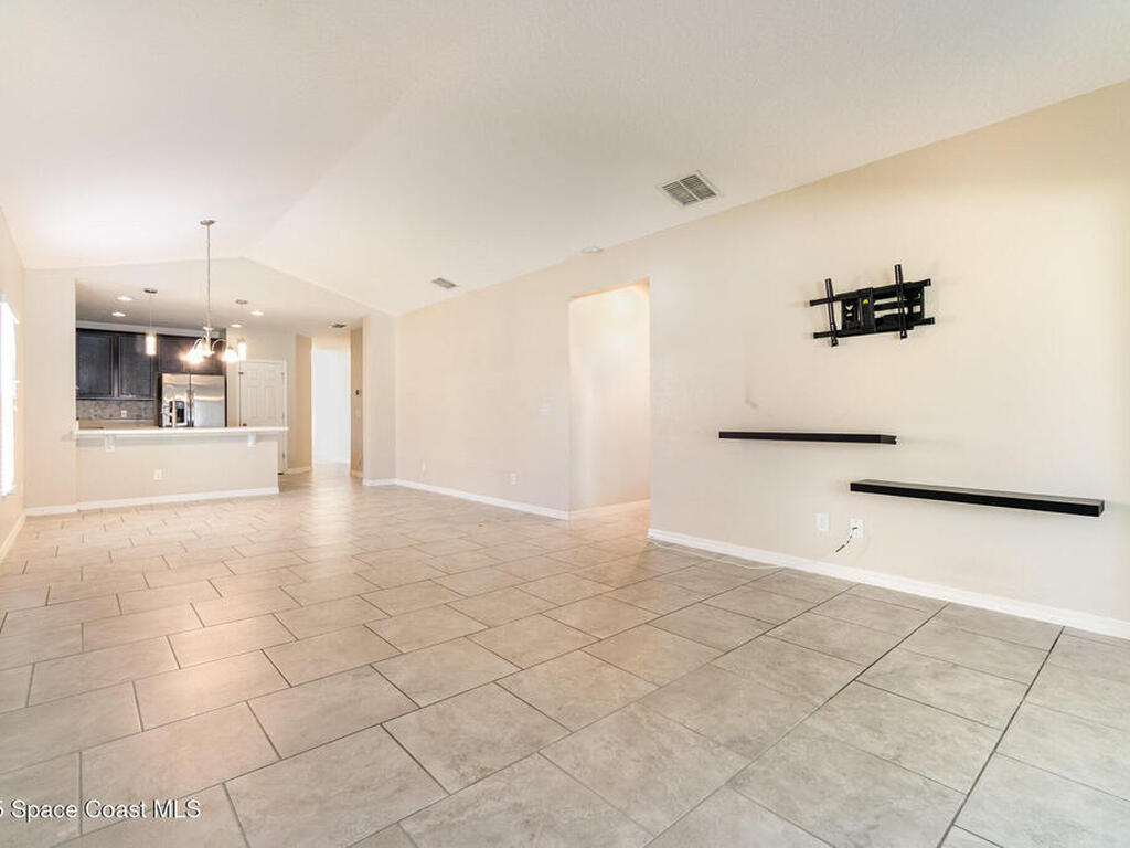 2751 Wadeview Loop, St. Cloud, FL 34769