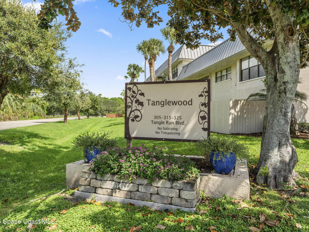 325 Tangle Run Boulevard, Suntree, FL 32940