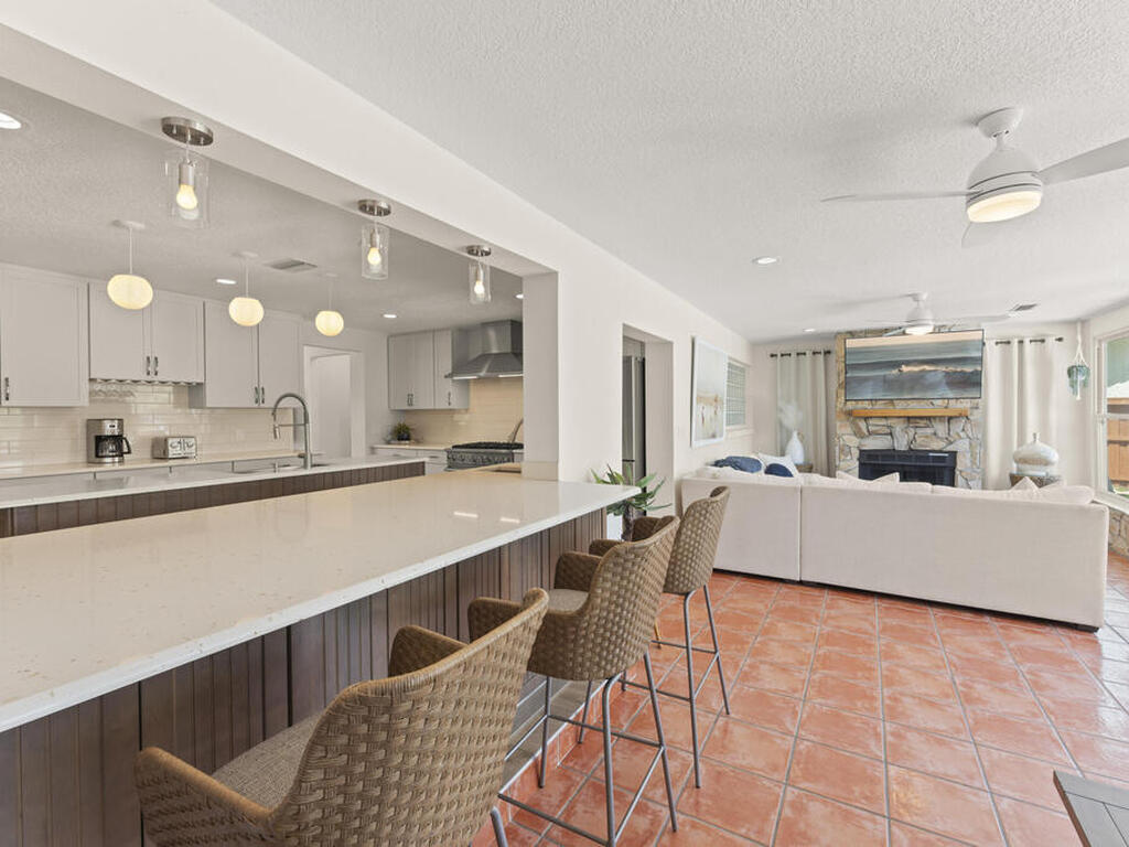 931 S Fourth Street, Cocoa Beach, FL 32931