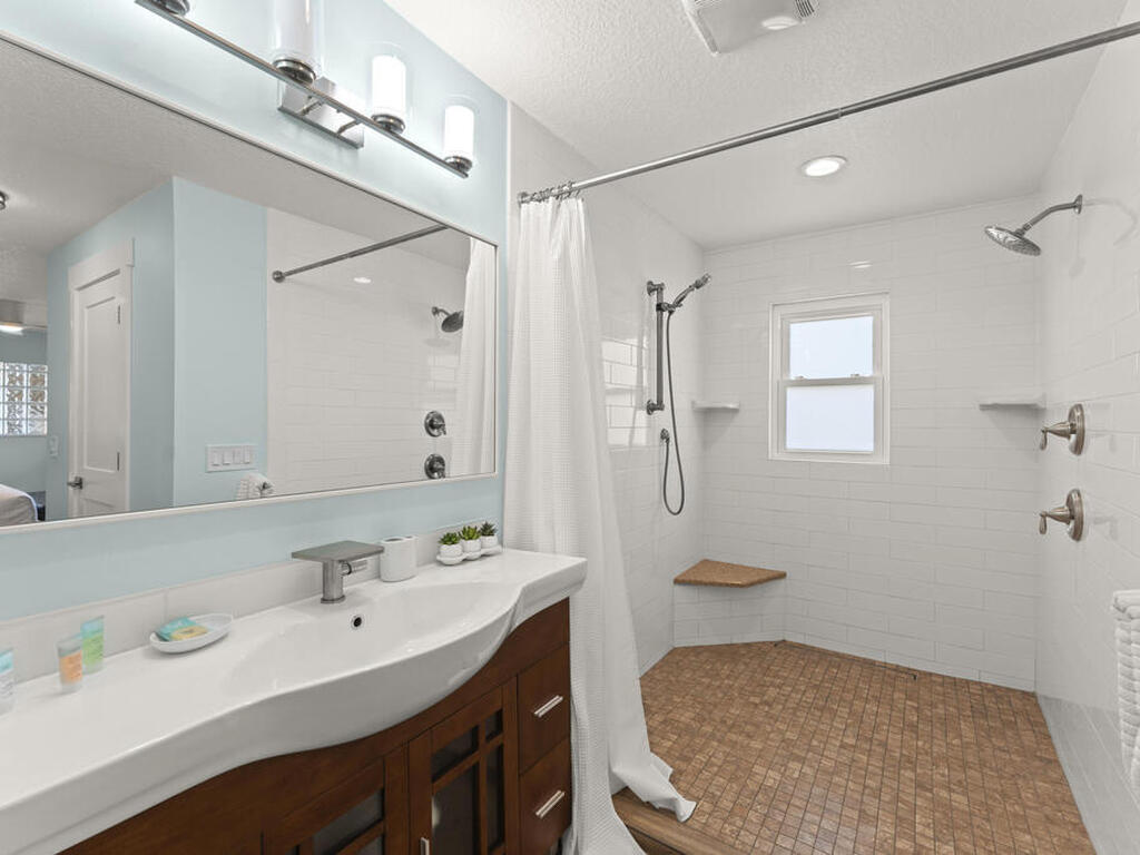 931 S Fourth Street, Cocoa Beach, FL 32931