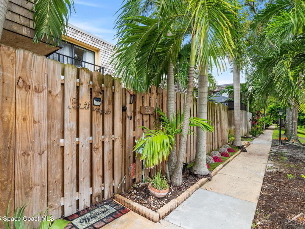 375 S Waverly Place, Vero Beach, FL 32960