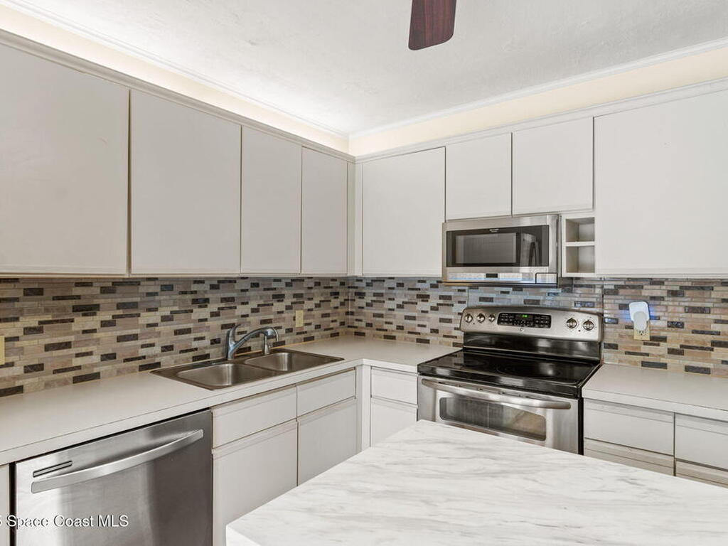 375 S Waverly Place, Vero Beach, FL 32960