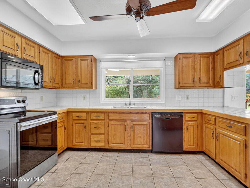 630 NE Town Terrace, Jensen Beach, FL 34957