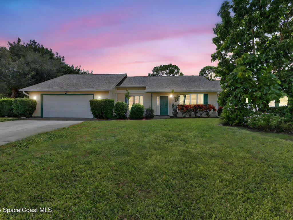 630 NE Town Terrace, Jensen Beach, FL 34957