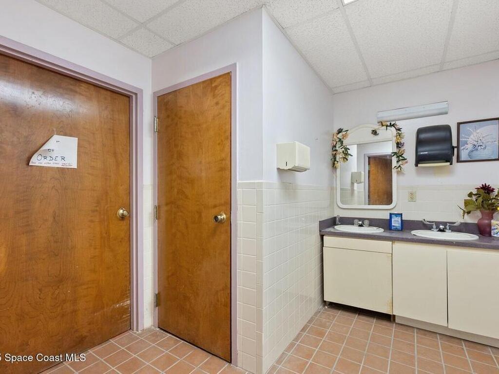 1050 W King Street, Cocoa, FL 32922