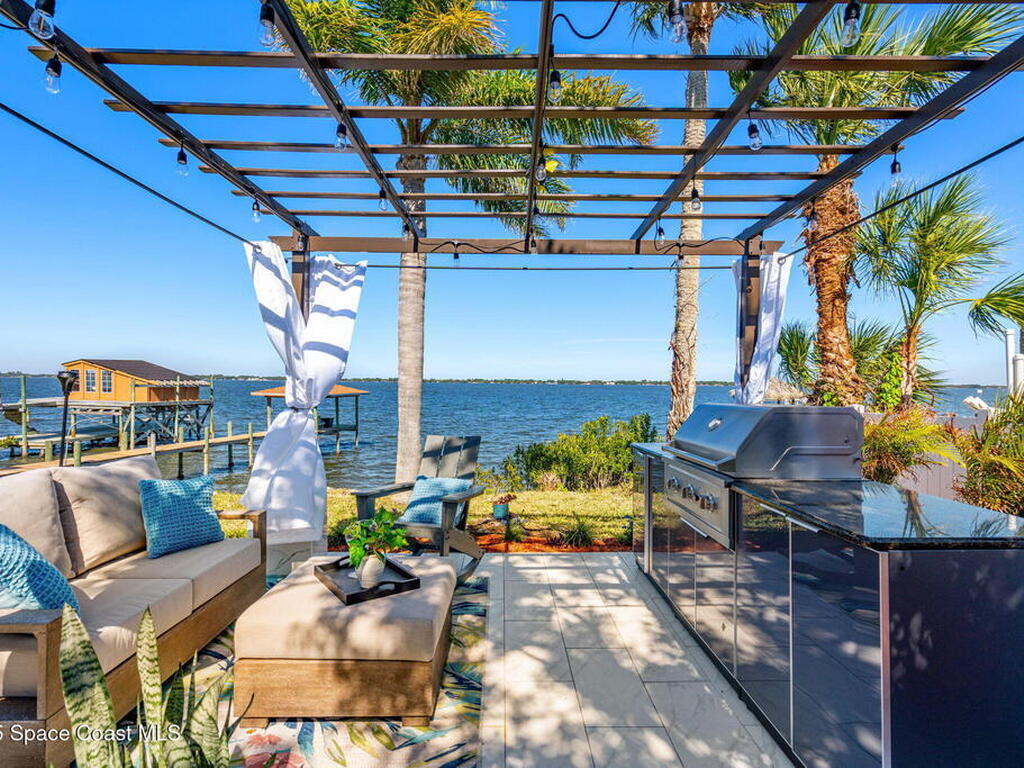 4527 Coquina Ridge Drive, Melbourne, FL 32935