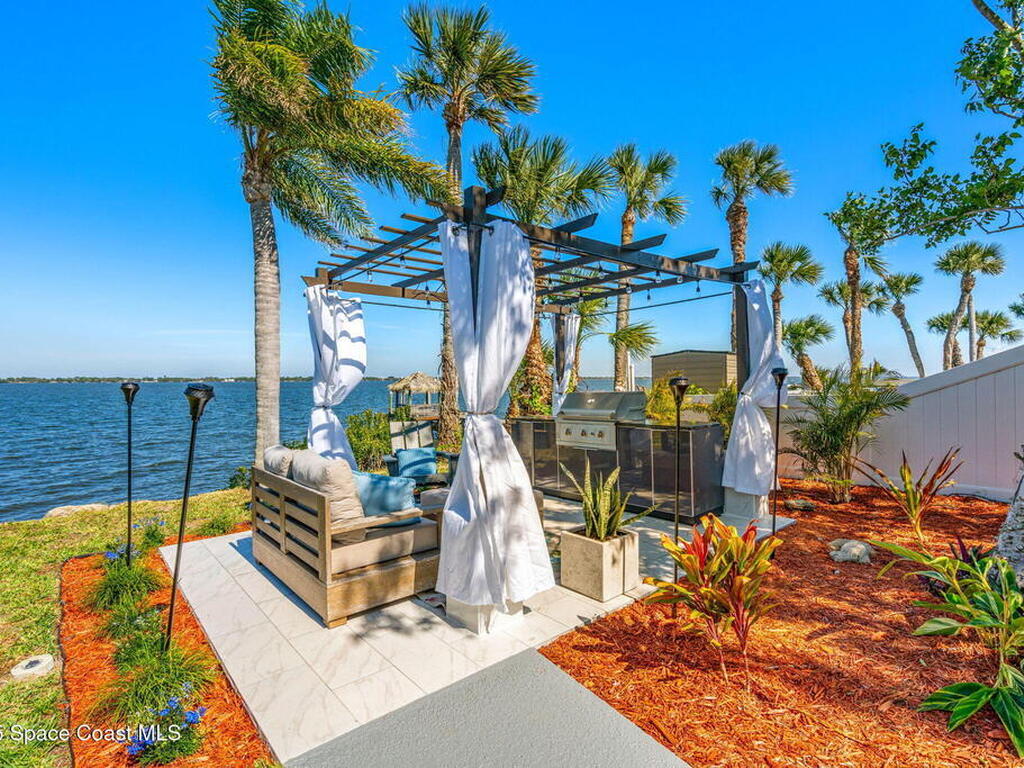 4527 Coquina Ridge Drive, Melbourne, FL 32935