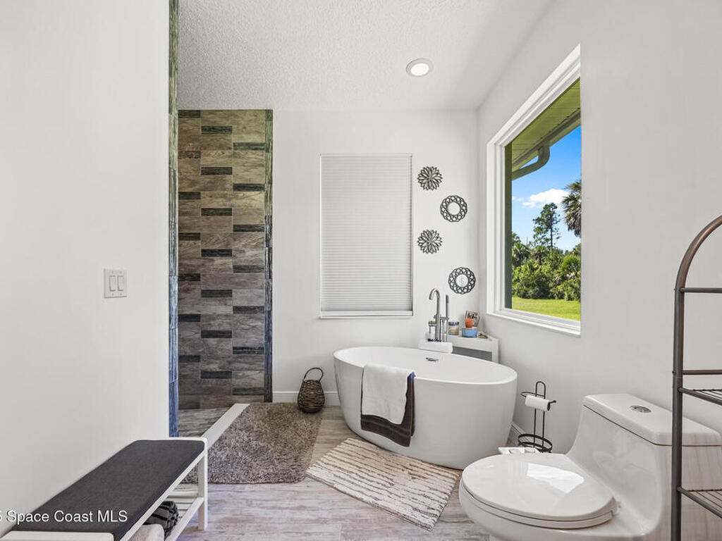 2050 Valkaria Road, Grant-Valkaria, FL 32950