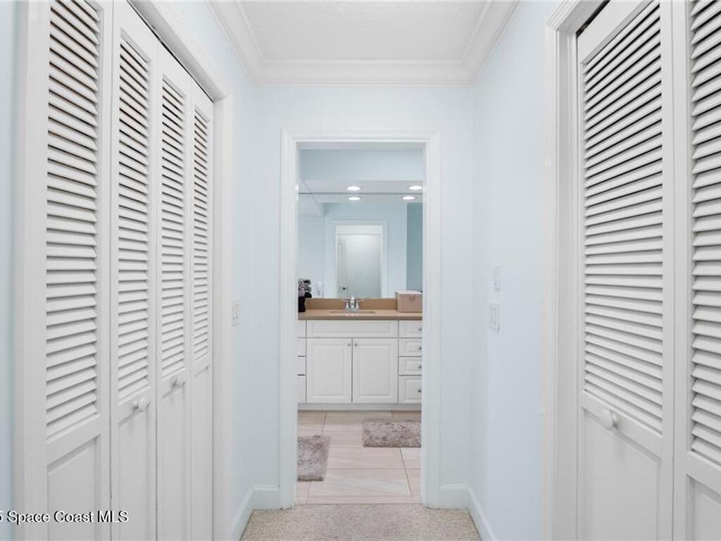 110 Prestwick Circle, Vero Beach, FL 32967