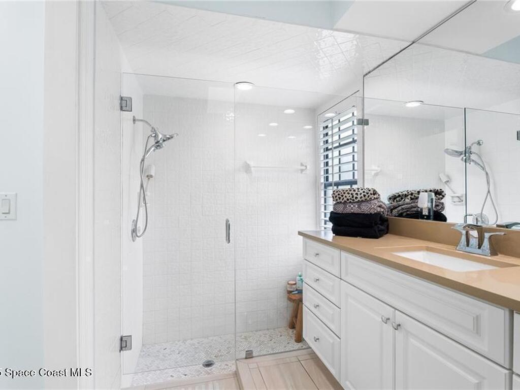 110 Prestwick Circle, Vero Beach, FL 32967