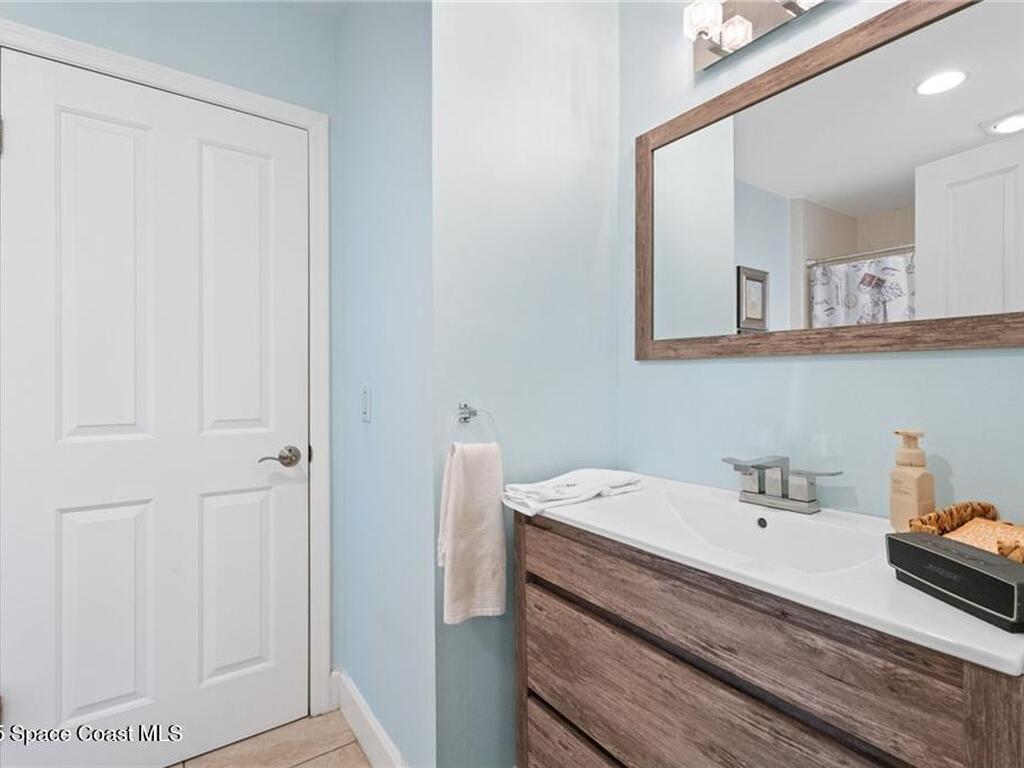 110 Prestwick Circle, Vero Beach, FL 32967