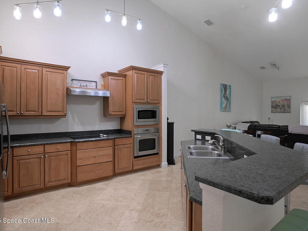 127 Lancha Circle, Satellite Beach, FL 32937