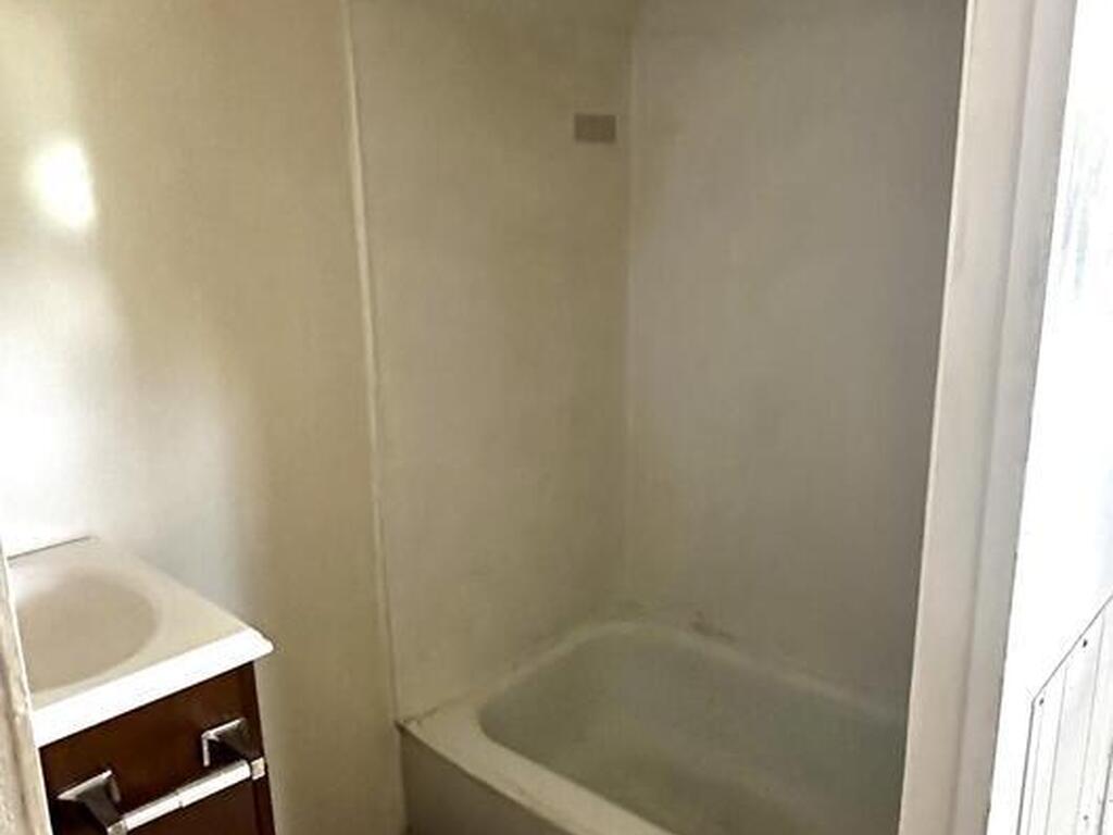 377 W Merritt Avenue, Merritt Island, FL 32953