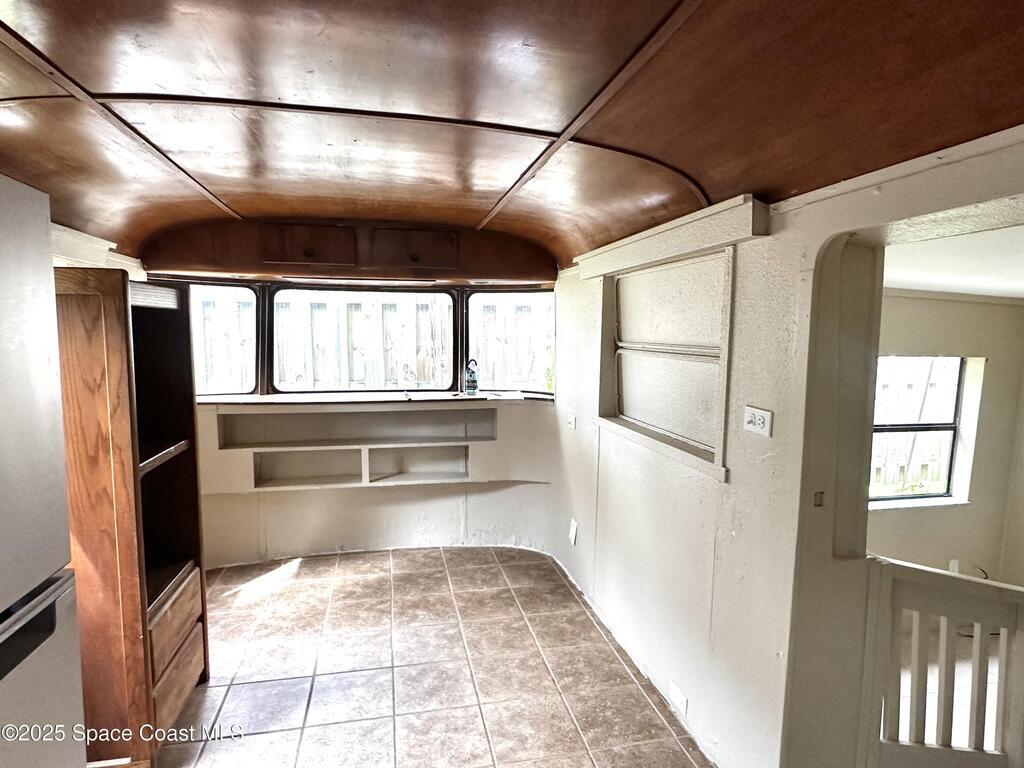 377 W Merritt Avenue, Merritt Island, FL 32953