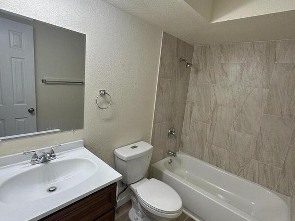 565 Jackson Avenue, Satellite Beach, FL 32937