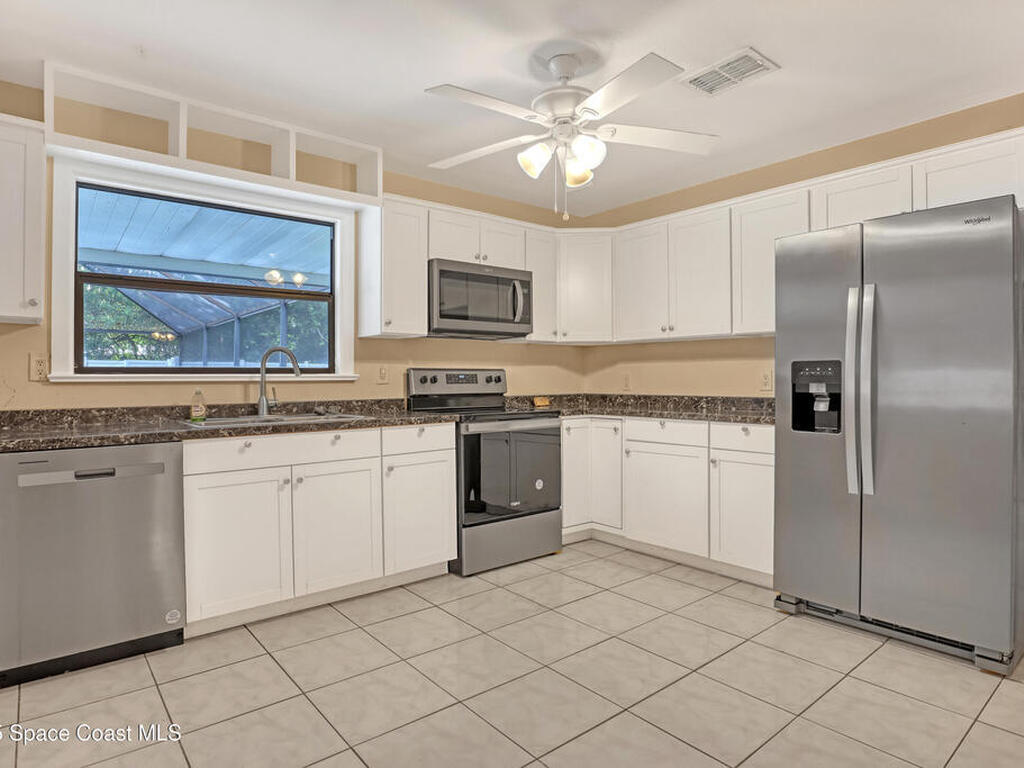 1915 47th Avenue, Vero Beach, FL 32966