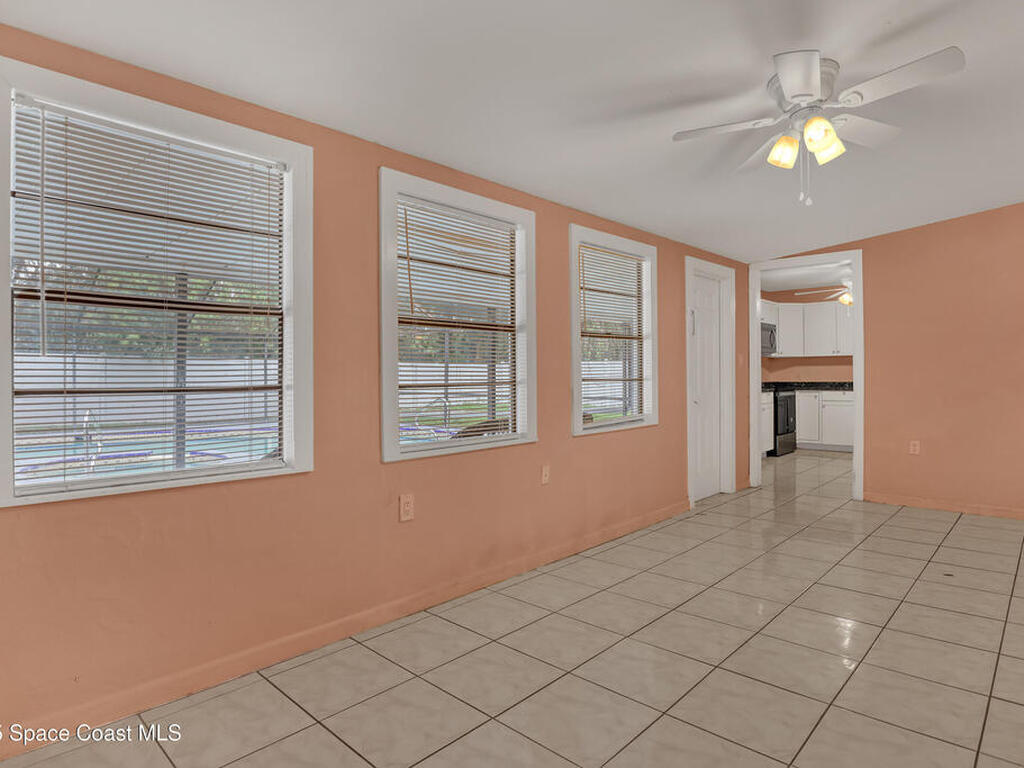 1915 47th Avenue, Vero Beach, FL 32966