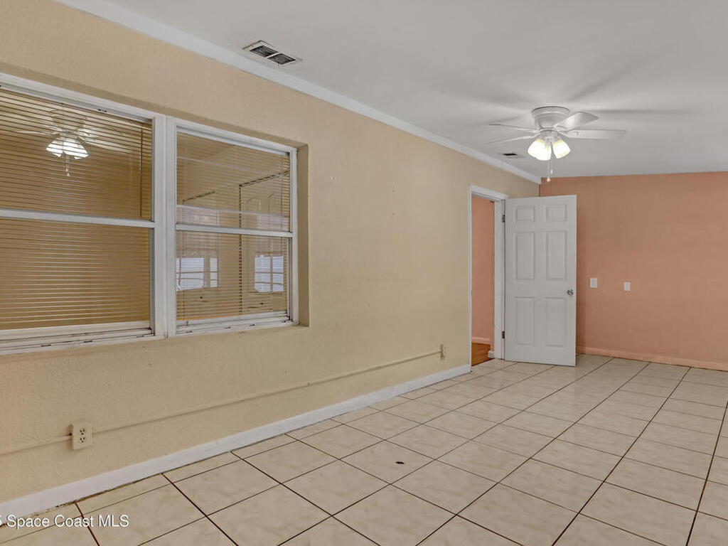 1915 47th Avenue, Vero Beach, FL 32966