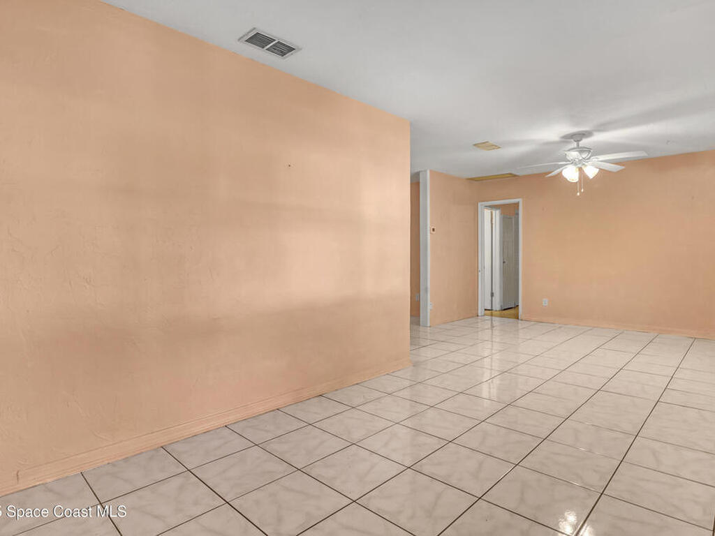 1915 47th Avenue, Vero Beach, FL 32966