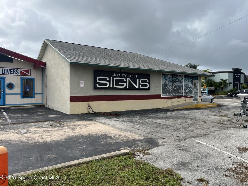 691 N Courtenay Parkway, Merritt Island, FL 32953