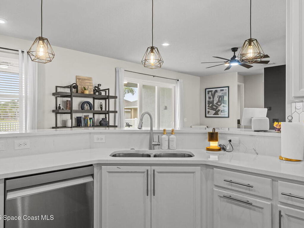 1085 Captiva Island Circle, Palm Bay, FL 32908