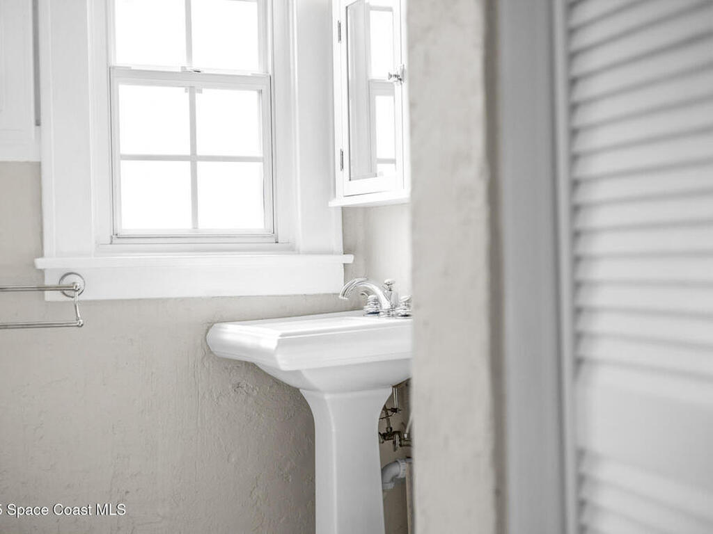 1003 S Washington Avenue, Titusville, FL 32780