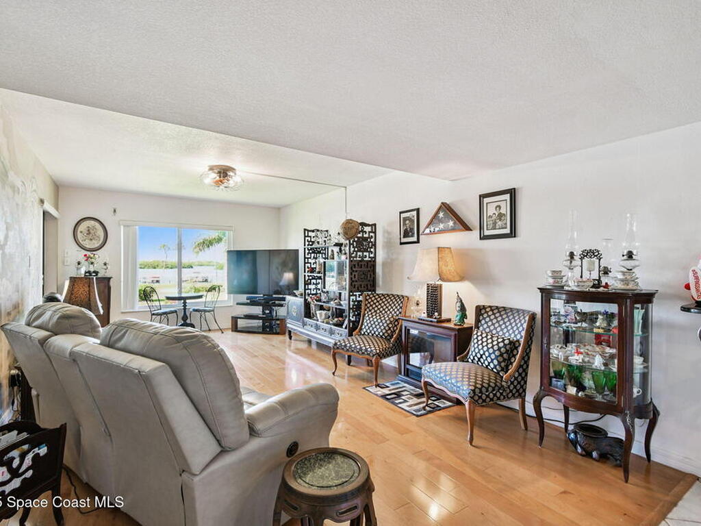 760 S Brevard Avenue, Cocoa Beach, FL 32931