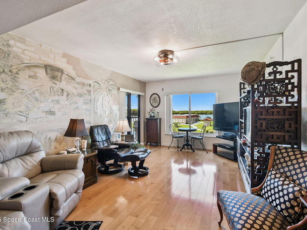 760 S Brevard Avenue, Cocoa Beach, FL 32931