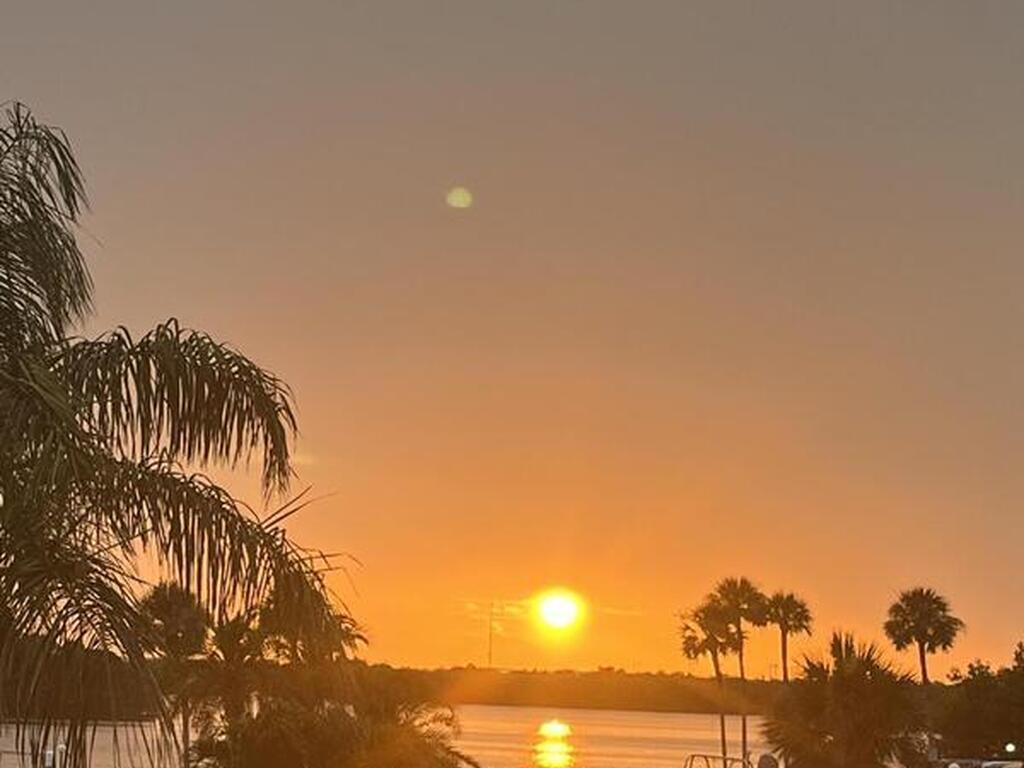 760 S Brevard Avenue, Cocoa Beach, FL 32931