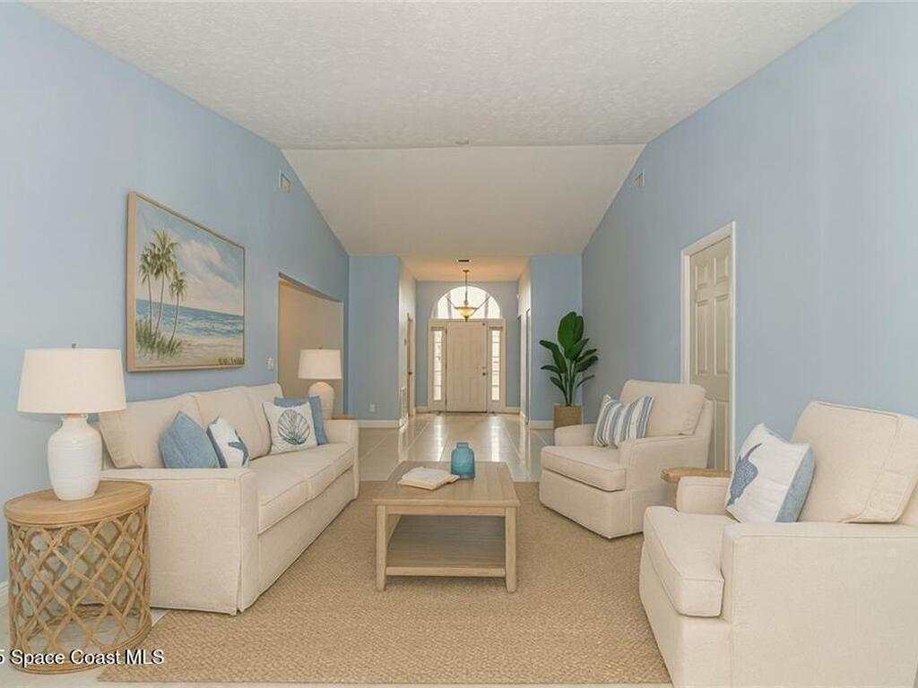 841 Lake Orchid Circle, Vero Beach, FL 32962