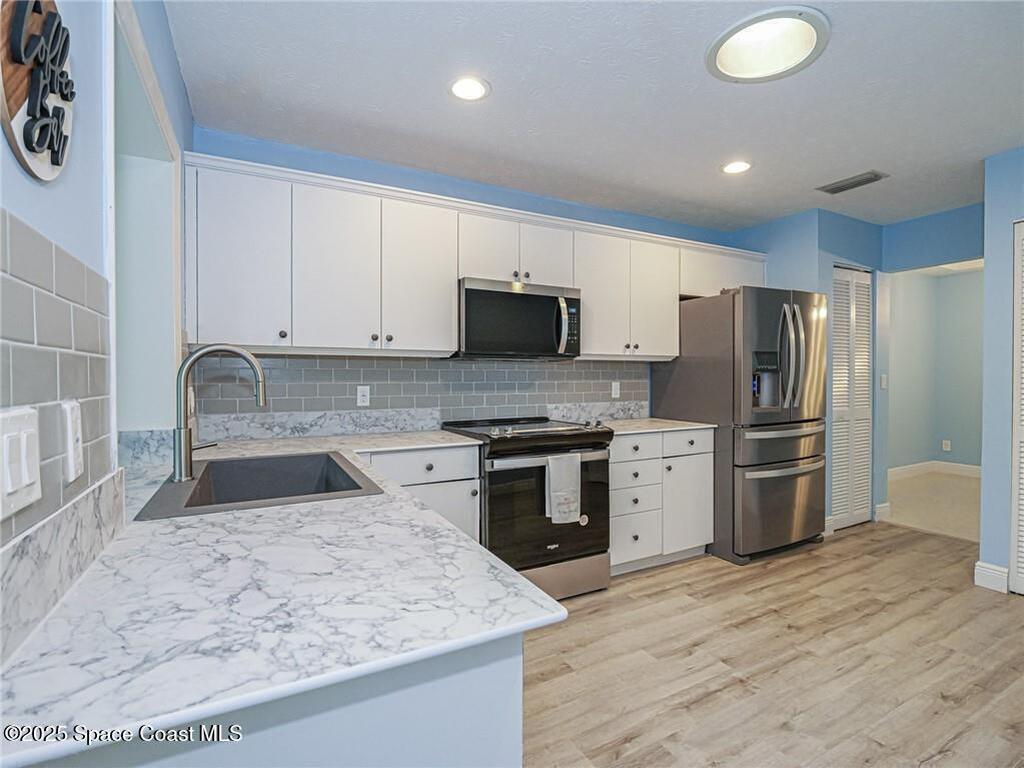 841 Lake Orchid Circle, Vero Beach, FL 32962