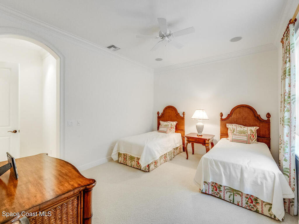 409 S Palm Island Circle, Indian River Shores, FL 32963