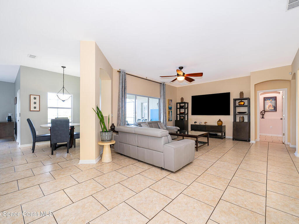 3426 Harborside Court, Kissimmee, FL 34746