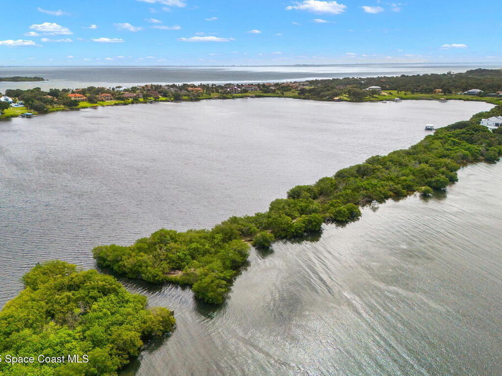 190 Stewart Drive, Merritt Island, FL 32952