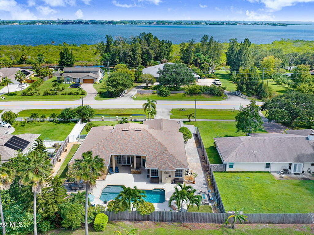 2735 S Courtenay Parkway, Merritt Island, FL 32952